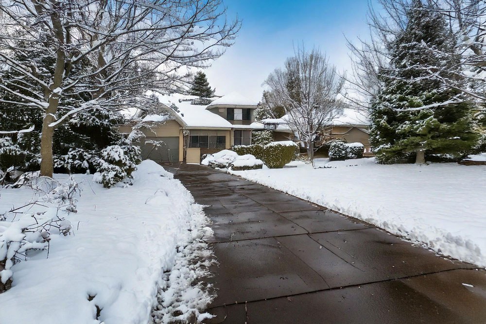 Premium-Snow-Removal